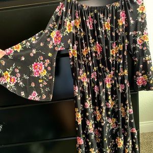 Floral Bell Sleeve Hippie Dress Like New S/M